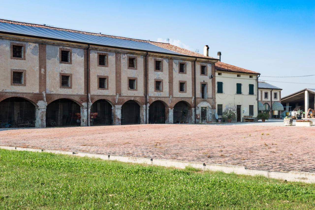 Agriturismo Lecolombare Nogarole Rocca Exterior photo